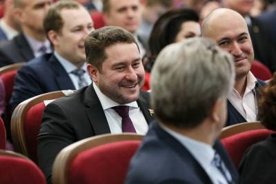 Челябинского депутата, потерявшего поддержку ЕР, требуют признать банкротом