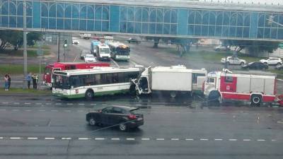 Один человек погиб и восемь пострадали в ДТП с автобусом в Москве