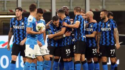 "Интер" вернулся на второе место в чемпионате Италии, обыграв "Наполи"