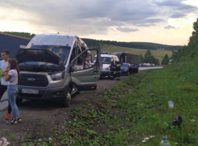В Башкирии автобус попал в ДТП, два пассажира погибли