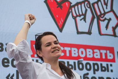 Тихановская хочет разделить трибуну с Лукашенко