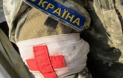 На Донбассе около ста жителей ежедневно просят помощи военных медиков