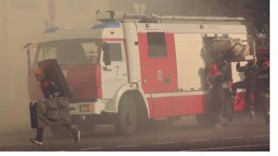Ранним утром в Московском районе ночью 15 пожарных тушили холодильник