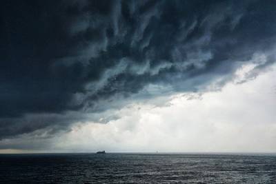 В Петербурге 29 июля объявили штормовое предупреждение