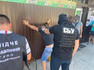 Депутат попался на горячем под Киевом: "требовал деньги за..."