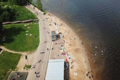 Более половины пляжей открылись по всей России