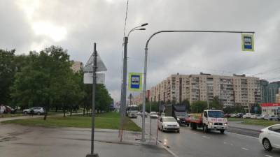 На Шлиссельбургском проспекте временно появится новая автобусная остановка