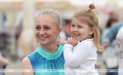 С 1 августа в Беларуси повышаются детские пособия