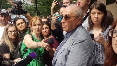 Адвокат семьи Захарова рассказал о странной позиции Ефремова в части признания вины в ДТП