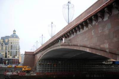 Собянин: за последние годы в Москве реконструировано более 20 путепроводов и мостов