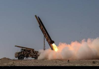 Иран выпустил три баллистические ракеты в направлении двух ближневосточных баз США
