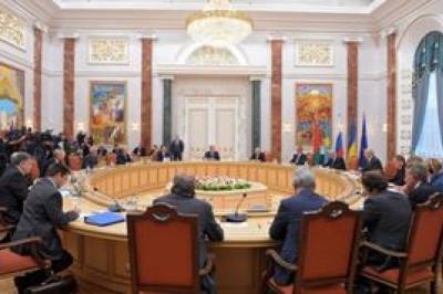 Первый президент заменит второго: Зеленский рассказал о кандидатурах в ТКГ по Донбассу