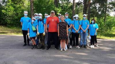 В Приморске прошла молодежная акция "Мы за мир без мусора"