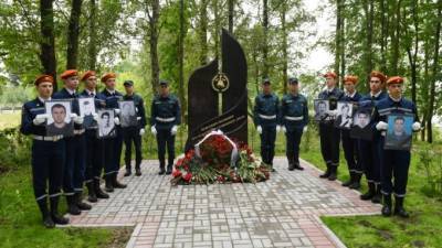 В Кировске открыли памятник погибшим пожарным