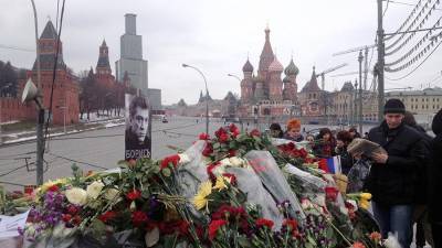 Песков назвал русофобским заявление сенатора США по делу Немцова