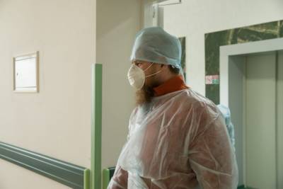 Кадыров навестил шейха в коронавирусном госпитале в Грозном