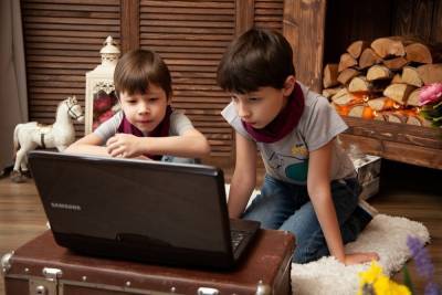 Германия: Дети проводят в интернете на 75% больше времени, чем до пандемии