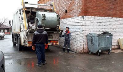 В Тюмени с несанкционированных свалок вывезли семь машин мусора