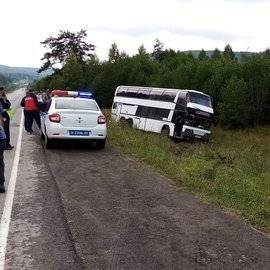 В Башкирии автобус с туристами из Магнитогорска съехал в кювет из-за неисправных тормозов