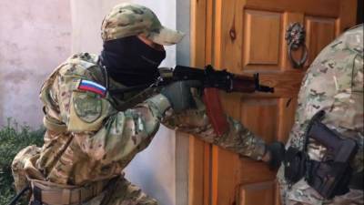 Задержанные в Петербурге сторонники ИГ* планировали убийства силовиков — видео