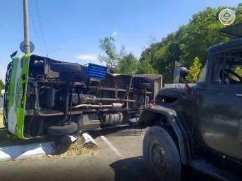 В ГУВД прокомментировали столкновение грузовика и автобуса в Ташкенте