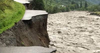 Для борьбы с последствиями наводнения на западе Грузии создан оперативный штаб