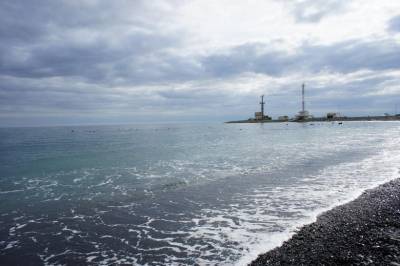 Потемневшая вода в Чёрном море напугала туристов в Анапе
