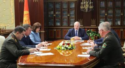 Лукашенко поручил вызвать послов РФ и Украины после задержания российских боевиков в Беларуси