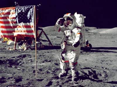 ВЦИОМ: половина россиян не верит в высадку американцев на Луну