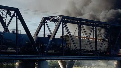 Появились кадры жуткого пожара на железнодорожных путях в Аризоне