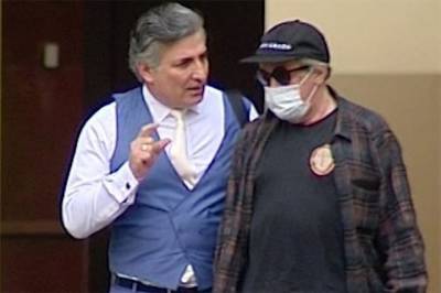 Адвокат Ефремова намерен поднять вопрос, был ли актёр за рулем во время ДТП