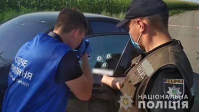 В Полтавской области на трассе нашли автомобиль с убитым мужчиной