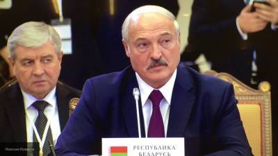 Лукашенко: белорусы не собираются бежать от России