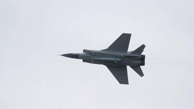 Российский чиновник продал четыре истребителя по 153 рубля