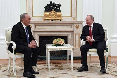 Путин поздравил Назарбаева с 80-летием