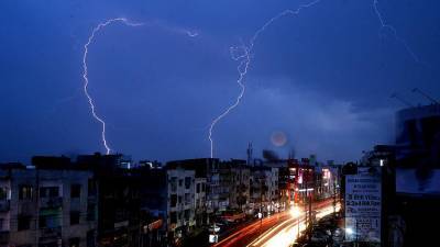 В Индии от ударов молний погибли 26 человек