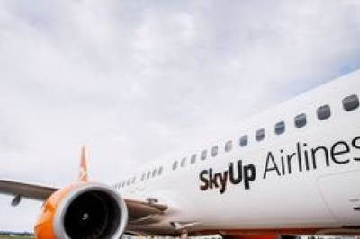 Компания SkyUp отменила три внутренних рейса: что произошло