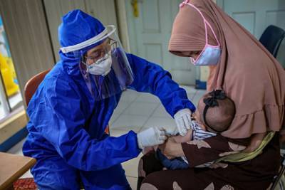 Индонезия захотела создать свою вакцину от коронавируса