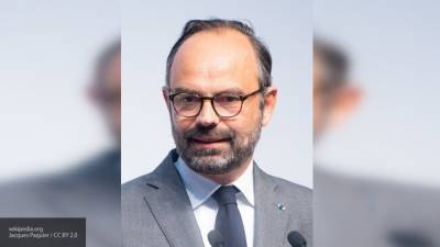 Макрон принял заявление премьер-министра Франции об отставке