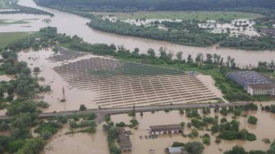 Для преодоления последствий наводнений правительство просит выделить дополнительные 2 млрд грн