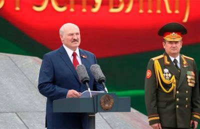 Лукашенко участникам праздничного шествия: Берегите страну, это – главное