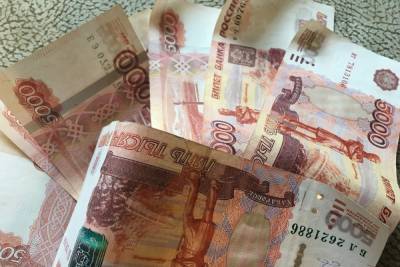 За два дня почти 600 тысяч рублей мошенники списали с карт смолян