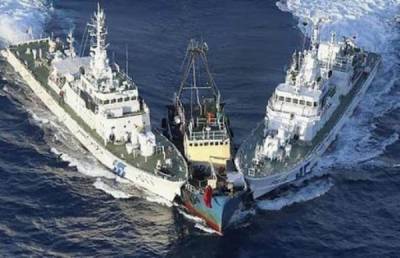 Япония опротестовала маневры военных кораблей Китая у спорных островов