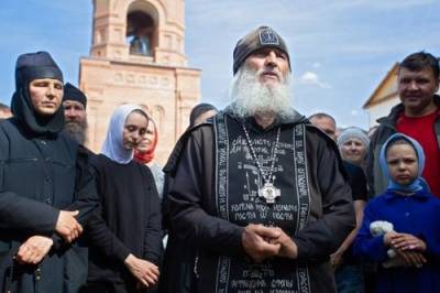 Церковный суд в Екатеринбурге лишил сана схиигумена Сергия, который захватил монастыстырь и отрицал коронавирус