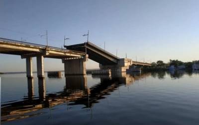 В Николаеве произошло саморазведение моста через реку Ингул