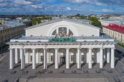 Эрмитаж подготовит здание Биржи к открытию в нем нового музея к концу 2022 года