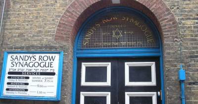 В старейшей ашкеназской синагоге в Лондоне создают необычный проект о прихожанах