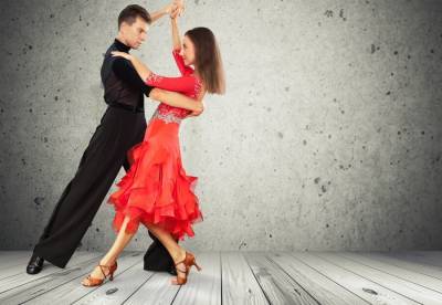 Москва онлайн: учимся танцевать у чемпиона мира по танцам