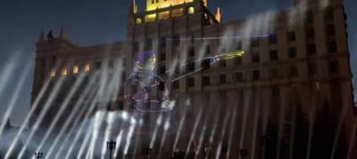 Жителям Челябинска показали лазерное шоу со свастикой