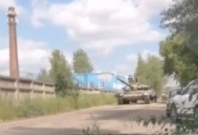 Обычный день: в Сертолово на дороге заметили танки